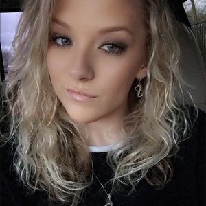 Meet your Posher, Arika